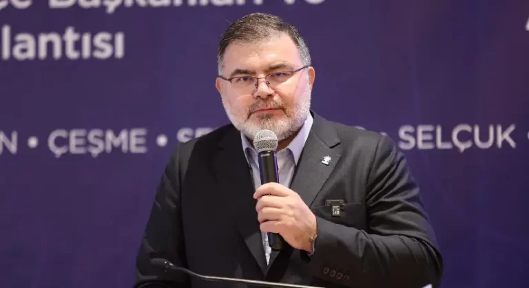 Saygılı’dan Tugay’ın istifası sonrası açıklama:  “Küsüp oynamayan” kırık kalplerle(!) İzmir ilgilenmemektedir!’’