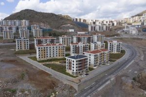 İzmir Depremzedeleri Derneği’nden Bayraklı TOKİ Konutları İçin Çağrı  “Konutlar depremzedeler için değerlendirilmeli”