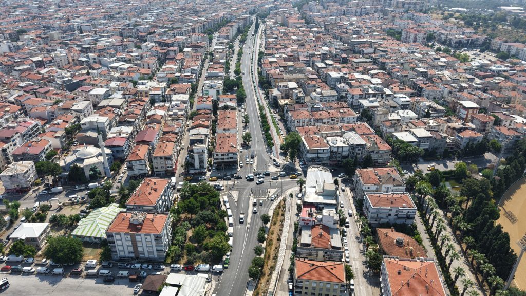 Buca’da Cemil Şeboy Caddesi yenilendi