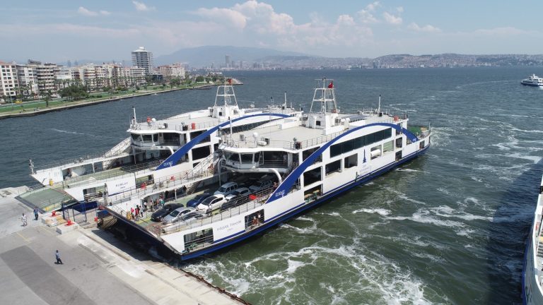 20 bin araç deniz ulaşımını tercih etti