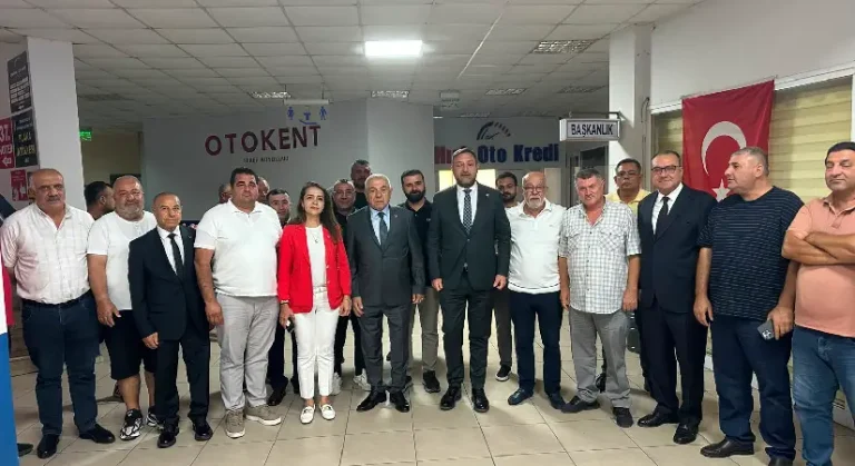 CHP Genel Başkan Yardımcısı İlgezdi İzmir’de Esnaf ve STK Temsilcileriyle Buluştu