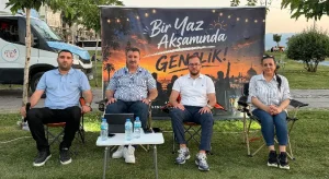 AK Parti Konak Gençlik Kolları’ndan Alsancak’ta ‘Bir Yaz Akşamında Gençlik’ Programı