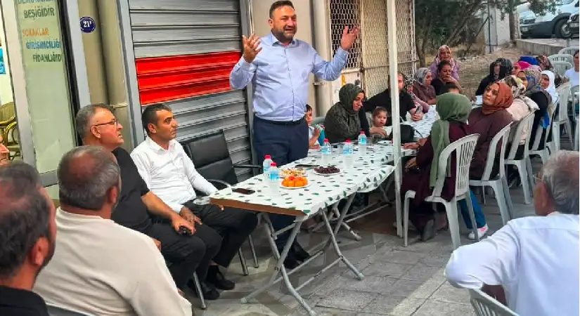 CHP İzmir İl Başkanı Gümrükçü, seyyar satıcıların taleplerini dinledi