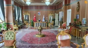 Manisa Yunusemre Belediyesi’nde makam eşyalarının kime ait olduğuna mahkeme karar verdi
