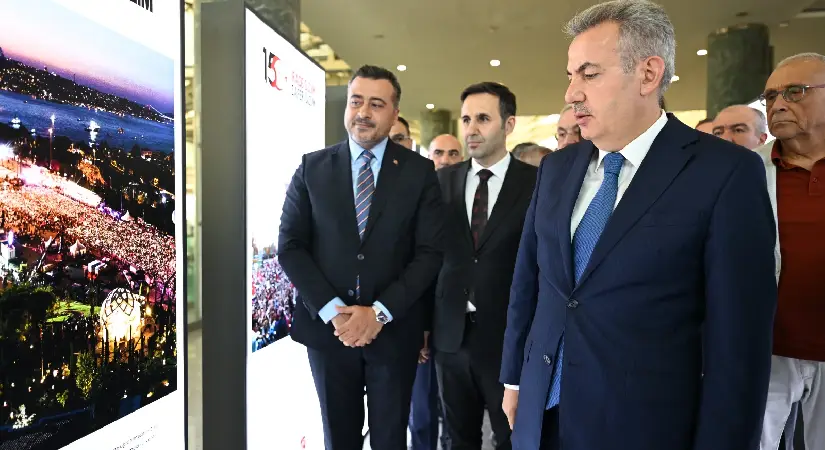 “ Hafıza ve Hatıra: 15 Temmuz Fotoğraf Sergisi” İzmir Adnan Menderes Havalimanı’nda Açıldı