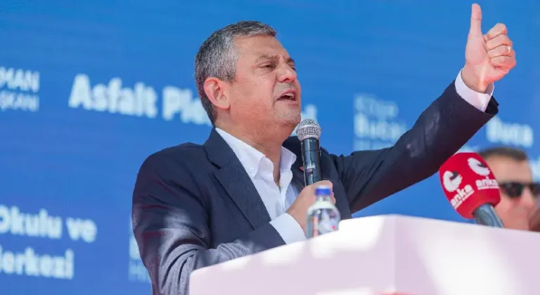 Özgür Özel CHP’den istifa etti! Yeni Parti kuruldu