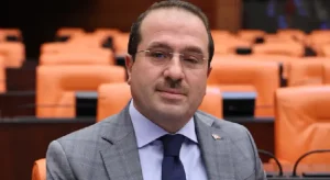 AK Partili Kırkpınar İzmir’de su tarifelerine tepki gösterdi