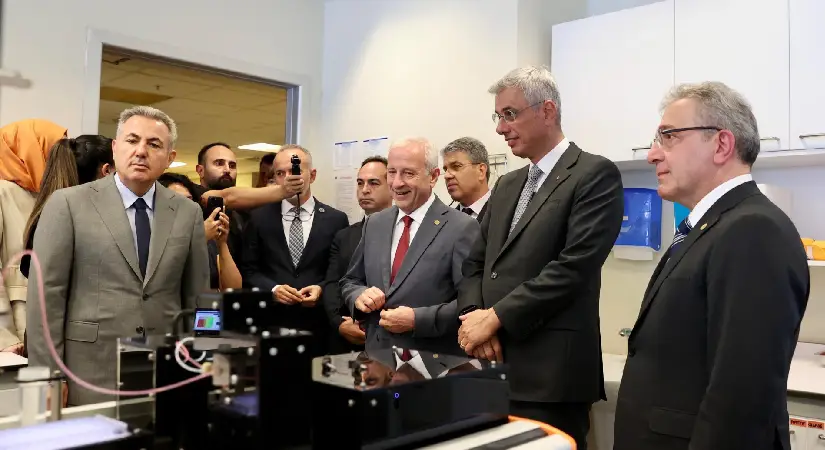 Bakan Memişoğlu: DEÜ’deki Biyotıp Araştırmaları Yakından Takip Ediliyor