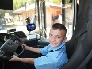 ESHOT, özel gereksinimli Edip’in otobüs şoförü olma hayalini gerçekleştirdi