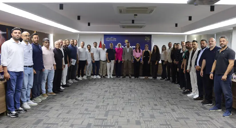 AK Parti İzmir’den 30 İlçe Tanıtım ve Medya Başkanları toplantısı