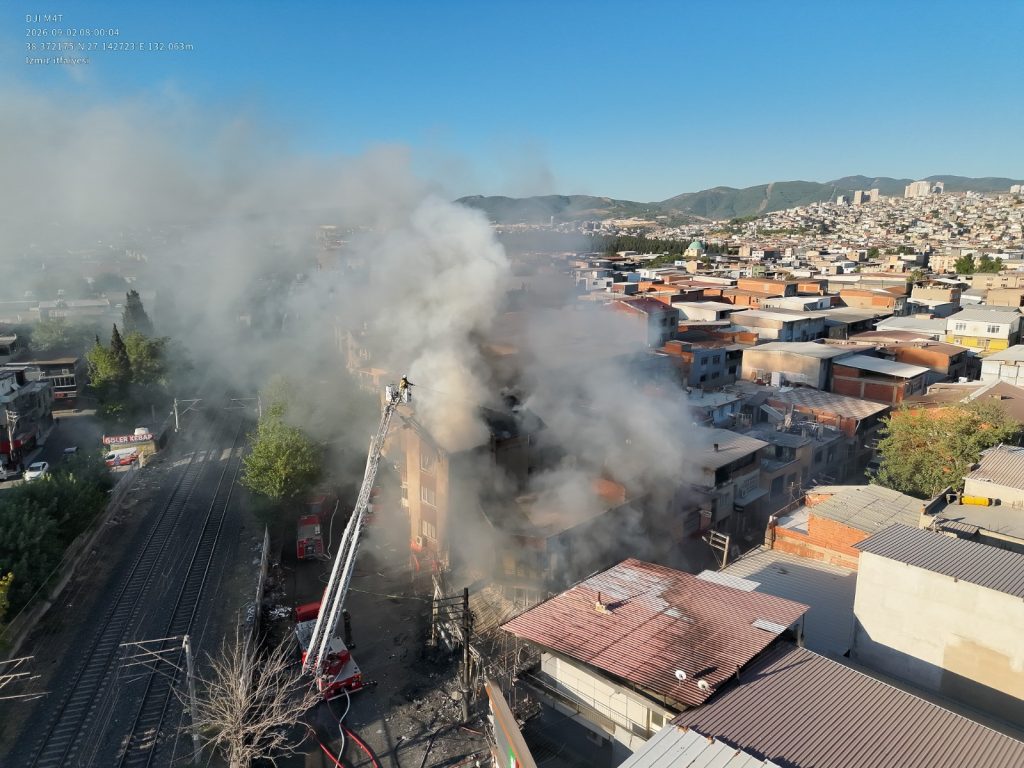 İzmir İtfaiyesi’nden hayat kurtaran müdahale 