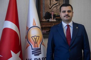 İnan: “İzmir’in kaderini körfezdeki donanmalar değil, aziz milletimiz tayin etti”