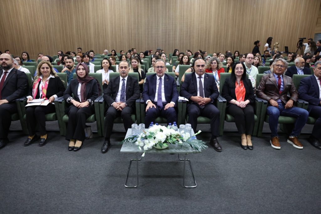 İzmir Şehir Hastanesi Ev Sahipliğinde Nadir Hastalıklar ve Otizm Çalıştayı Başladı