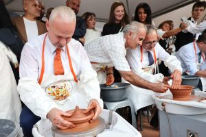 Menemen Çömlek Festivali 45 ülkenin katılımıyla başladı