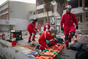 İzmir’de nefes kesen deprem tatbikatı