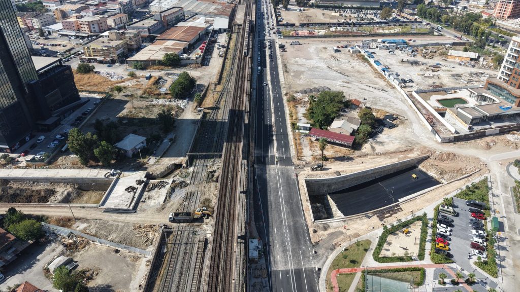 İzmir’in dev karayolu projesi el emeği ve alın teriyle ilerliyor
