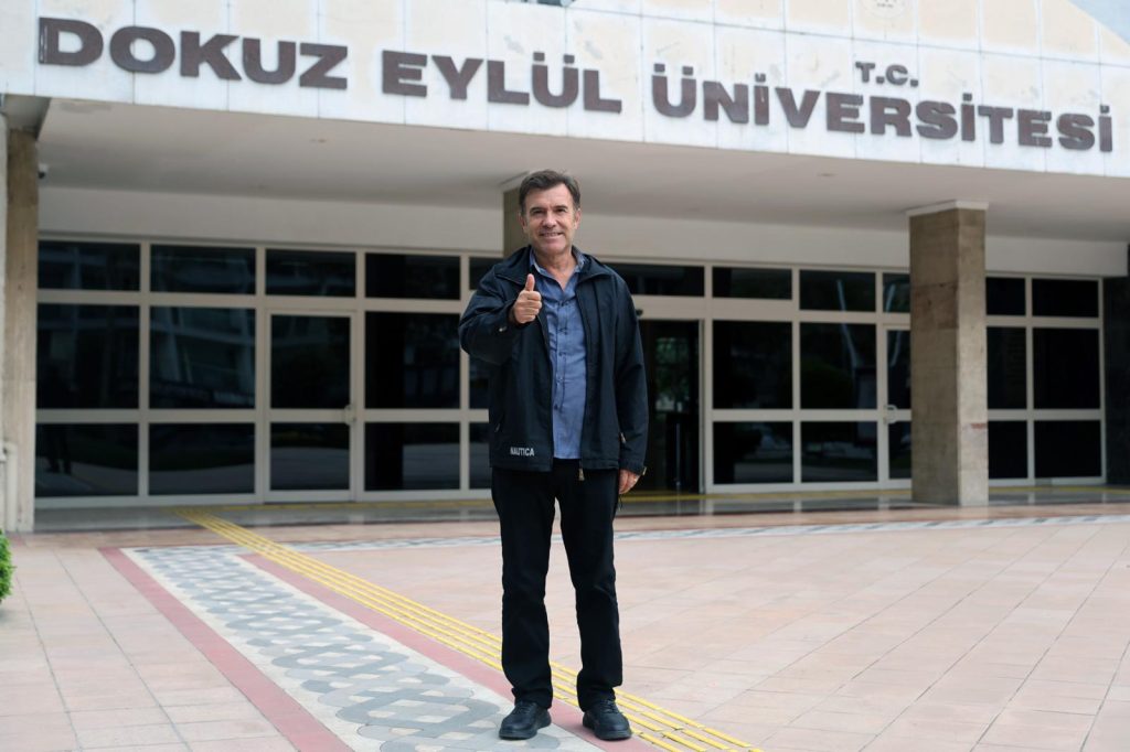 Feyyaz Uçar, DEÜ 60+ Tazelenme Üniversitesinde öğrenci oldu