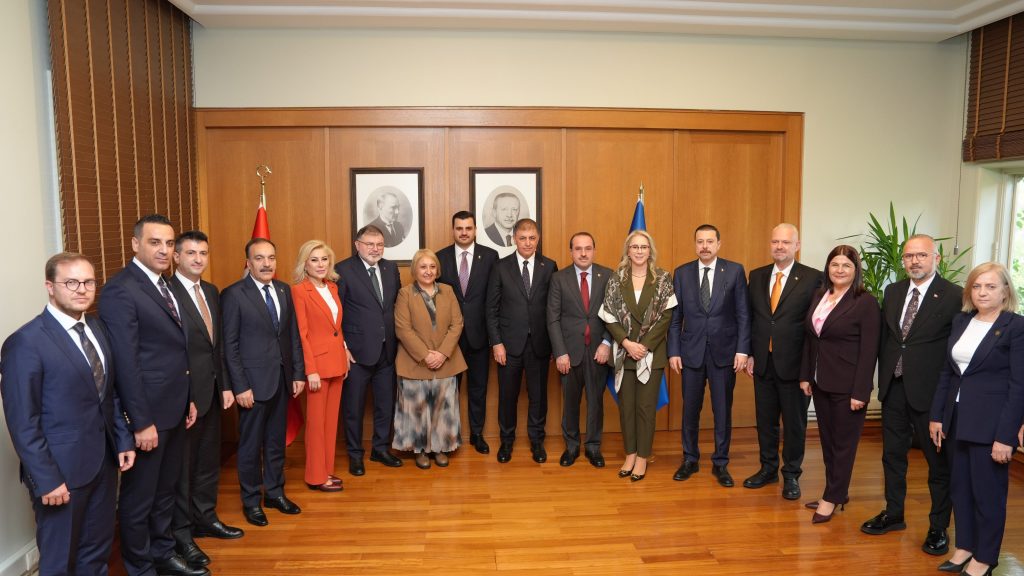 Tugay’a  AK Parti’den ziyaret! İnan: Çok konuşma değil çalışma zamanı