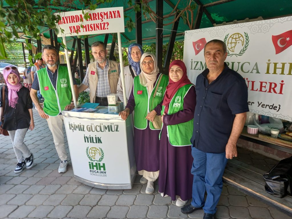 İHH Buca gönüllülerinden öğrencilere eğitim desteği