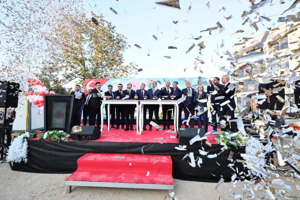 Kasapoğlu: İzmir’de yurt yerleştirme oranı yüzde 100’e ulaştı