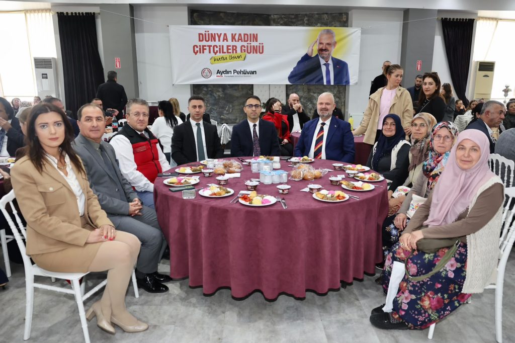 Menemen’de 1.500 Kadın Çiftçiye Özel Kutlama Etkinliği