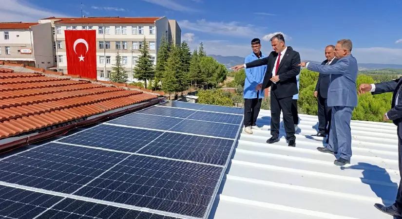 Gördes’in Güneşi enerji üretmeye başladı